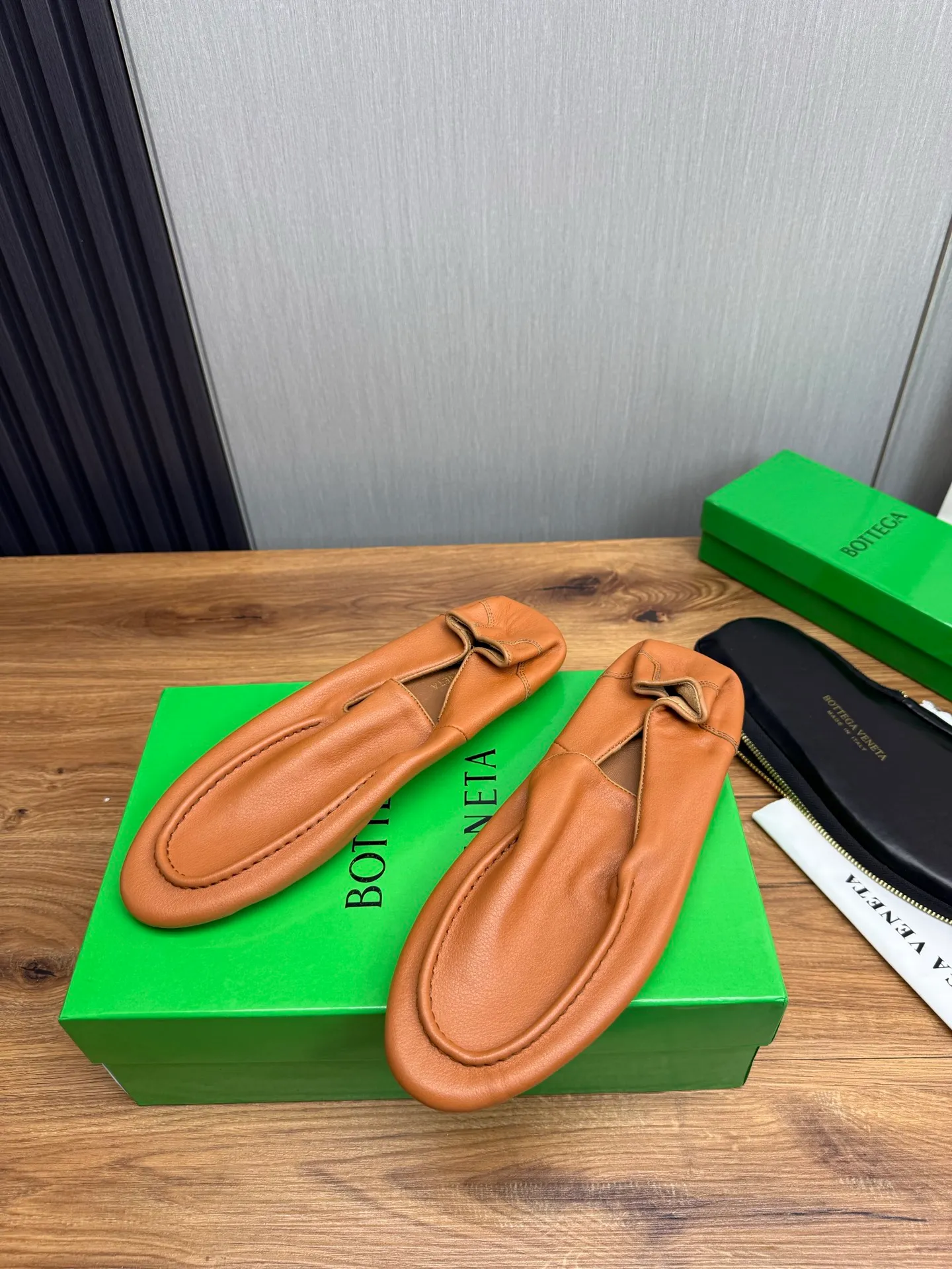 Men's men's shoes💰480💰BV-popular wallet shoes👟Casual, fashionable and comfortable🔗Good travel partner✅Original cowhide + imported cowhide. Original rubber outsole, available all year round👏Size: 38-45 (38.45 custom-made, non-returnable)